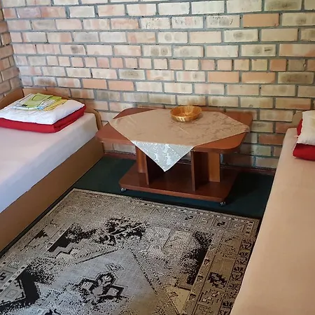 بيت خشبي Molo